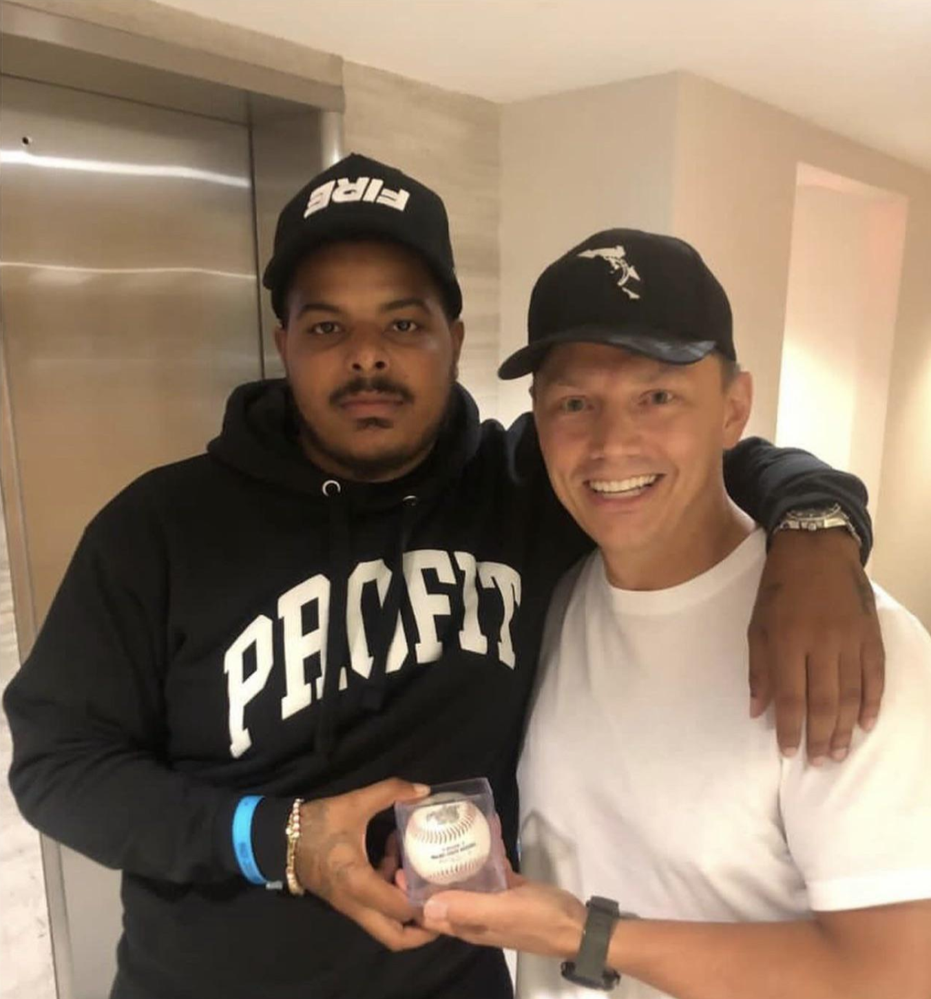 Fan Secures Priceless Shohei Ohtani 50-50 Club Home Run Ball Amid Frenzied Scramble